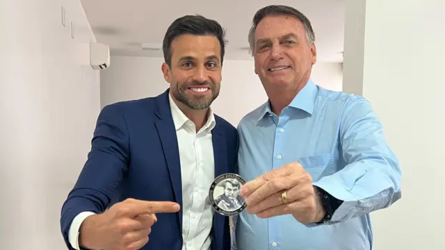 Pablo Marçal x Bolsonaro: o que esta por trás da troca de farpas - BBC News  Brasil
